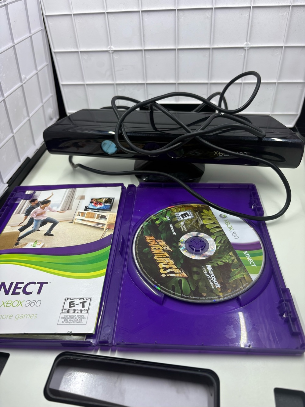 Microsoft Xbox 360 Kinect Sensor with Kinect Adventures! - Black - Picture 3 of 6